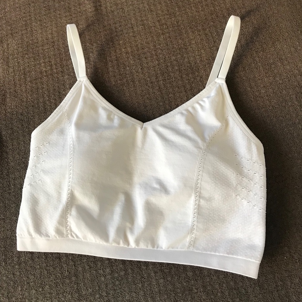 Fabletics White Delta Seamless Midi Bra